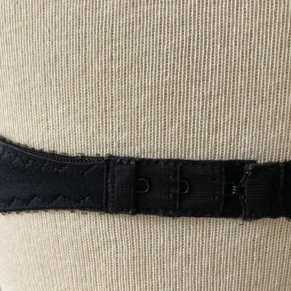 Black Victoria's Secret Lace Full Cup Bra - Picture 6 of 9